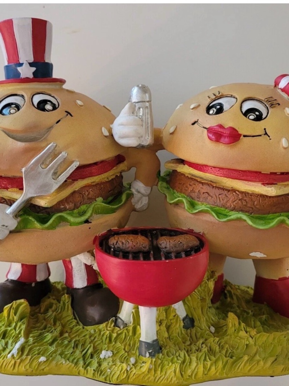 Patriotic Burger Couple BBQ Figurine - Red & White